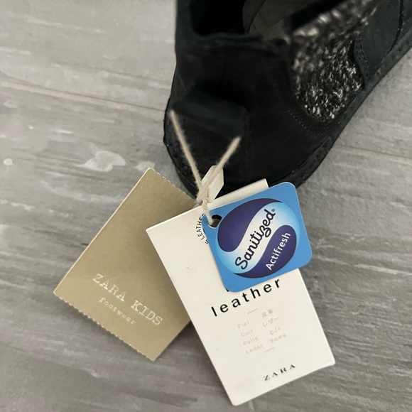 Zara Toddler Boot Size 6 - Picture 3 of 3